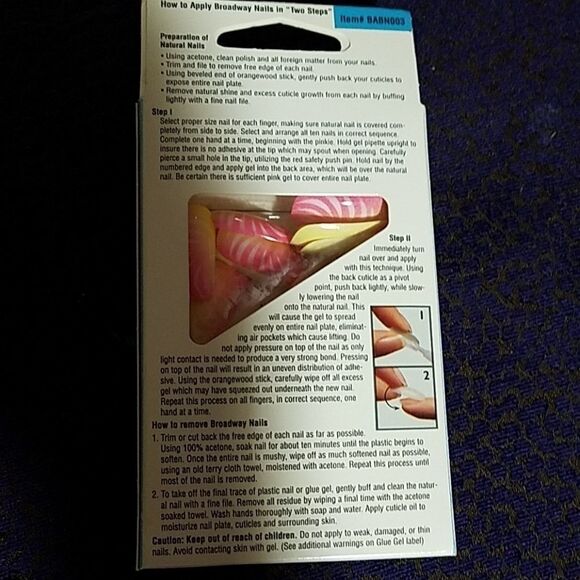 Broadway Airbrush Look Nail Kit  Salon Style Press-On Nails - Picture 2 of 3